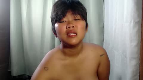 Snapshot of pinayprincesslyn chatting on June 2026 10:43:02 PM Lyn the Lesbian online show from June 2026 10:43:02 PM