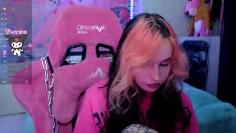 Snapshot of pineapple_dope chatting on April 2026 08:33:01 PM Nancy online show from April 2026 08:33:01 PM