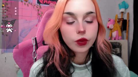 Snapshot of pineapple_dope chatting on April 2026 08:39:02 PM Nancy online show from April 2026 08:39:02 PM