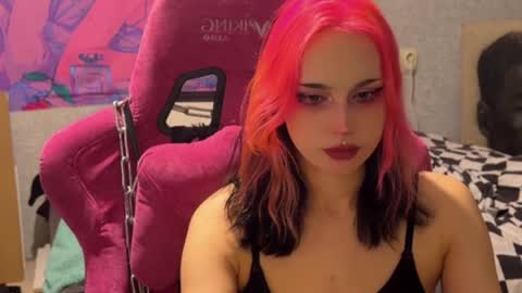 Snapshot of pineapple_dope chatting on May 2026 08:06:01 PM Nancy online show from May 2026 08:06:01 PM