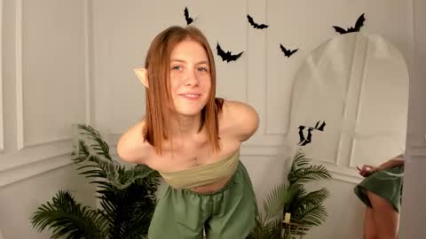 Snapshot of pink_muse chatting on October 2025 01:45:02 PM Muse online show from October 2025 01:45:02 PM