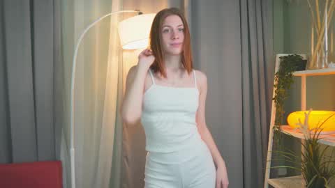 Snapshot of pink_muse chatting on November 2025 01:54:02 PM Muse online show from November 2025 01:54:02 PM