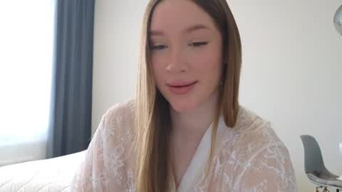 Snapshot of pink_rosee_ chatting on April 2026 01:44:01 AM online show from April 2026 01:44:01 AM
