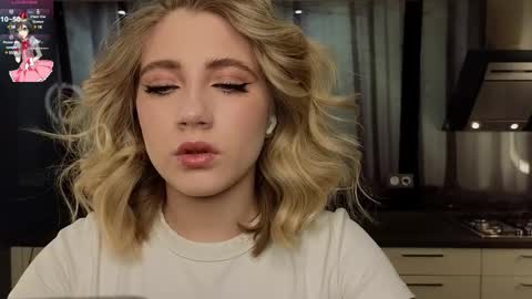 Snapshot of pinkadele chatting on February 2025 12:06:02 PM Adele online show from February 2025 12:06:02 PM