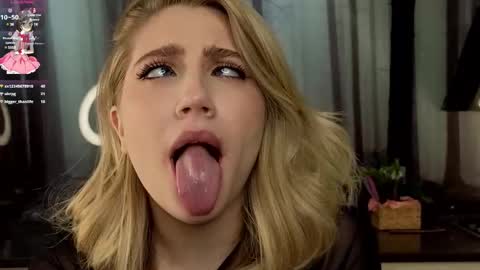 Snapshot of pinkadele chatting on February 2025 01:28:01 PM Adele online show from February 2025 01:28:01 PM