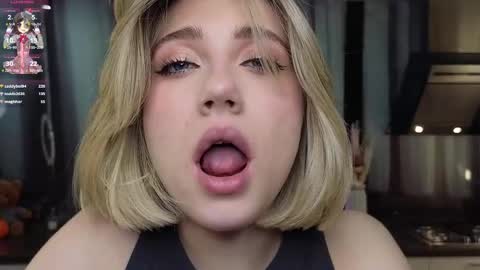 Snapshot of pinkadele chatting on February 2025 01:28:02 PM Adele online show from February 2025 01:28:02 PM