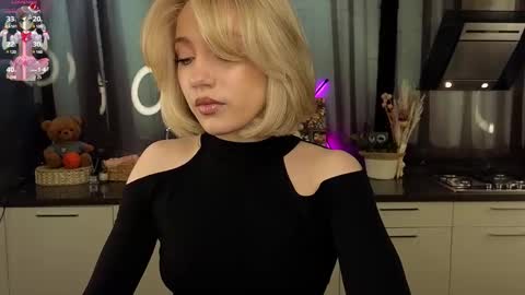 Snapshot of pinkadele chatting on February 2025 09:00:02 AM Adele online show from February 2025 09:00:02 AM