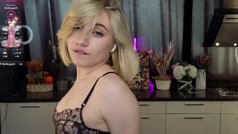 Snapshot of pinkadele chatting on March 2025 12:04:02 PM Adele online show from March 2025 12:04:02 PM