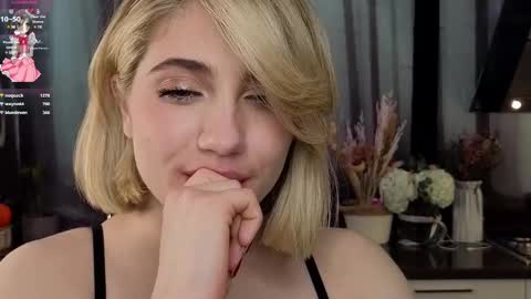 Snapshot of pinkadele chatting on March 2025 03:07:02 PM Adele online show from March 2025 03:07:02 PM