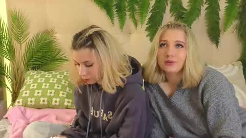 Snapshot of pinkadele chatting on September 2025 10:42:02 AM Adele online show from September 2025 10:42:02 AM