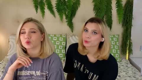 Snapshot of pinkadele chatting on November 2025 08:59:01 AM Adele online show from November 2025 08:59:01 AM