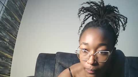 PinkyAura online show from February 2026 12:22:02 PM