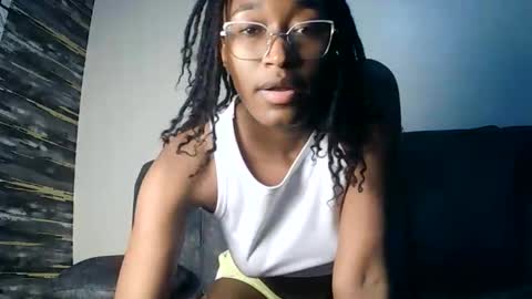 PinkyAura online show from February 2026 04:07:02 PM