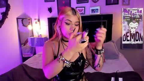 Snapshot of pinkk_demon chatting on February 2026 12:15:01 PM PINKK online show from February 2026 12:15:01 PM