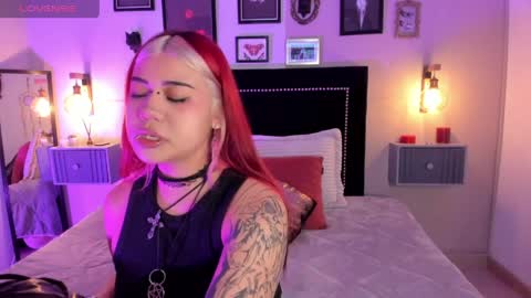 Snapshot of pinkk_demon chatting on March 2026 01:00:02 PM PINKK online show from March 2026 01:00:02 PM