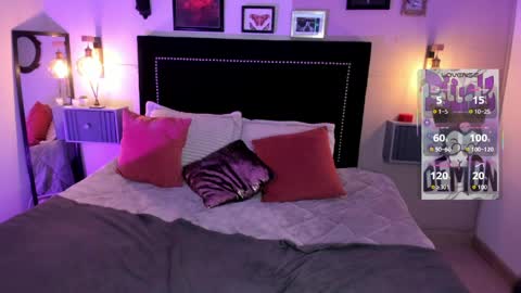 Snapshot of pinkk_demon chatting on April 2026 01:52:02 PM PINKK online show from April 2026 01:52:02 PM