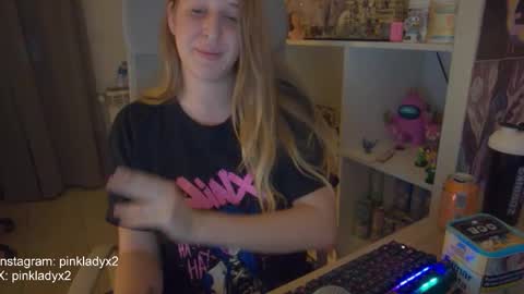 pinkladyx2 online show from November 2025 06:40:02 PM