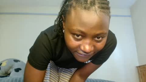 Snapshot of pinklover2003 chatting on June 2026 08:42:01 AM Serena online show from June 2026 08:42:01 AM