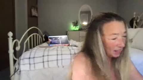 Snapshot of pinkpussylacey chatting on October 2025 04:30:02 PM Lacey online show from October 2025 04:30:02 PM