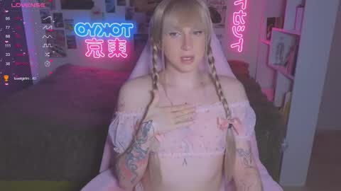 pinkvenom_ online show from October 2025 04:19:01 PM