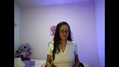 Snapshot of pinkvixen69 chatting on January 2026 01:00:02 AM pinkvixen69 online show from January 2026 01:00:02 AM