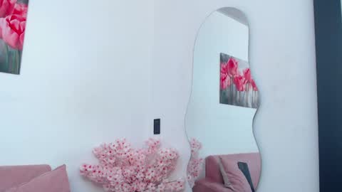 pinky_f00x online show from April 2026 07:32:01 PM