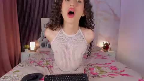 Snapshot of pinky_peach_ chatting on June 2026 04:06:01 AM Peachy online show from June 2026 04:06:01 AM