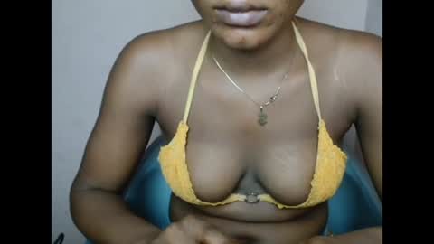 pinkyxxpussy online show from February 2026 12:00:01 AM