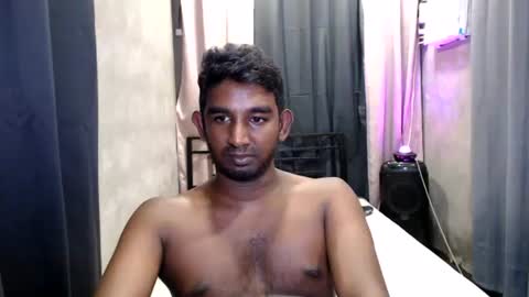 rayvienn online show from July 2026 09:23:01 AM