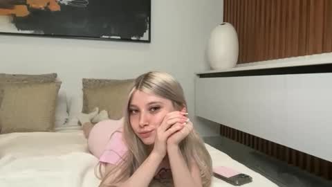 piperxraee online show from April 2026 01:33:01 AM