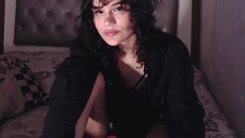 Snapshot of piscis_dreams chatting on May 2026 01:24:01 AM PiscisDreams online show from May 2026 01:24:01 AM