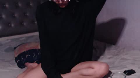 Snapshot of piscis_dreams chatting on June 2026 12:02:02 AM PiscisDreams online show from June 2026 12:02:02 AM