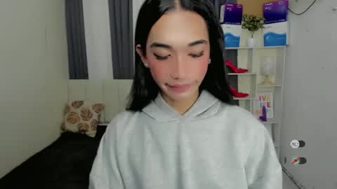 pixiedoll_ online show from December 2025 06:03:02 PM