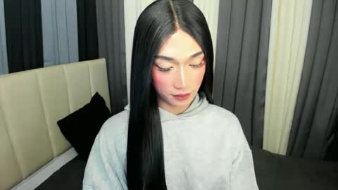 pixiedoll_ online show from May 2026 05:51:02 PM