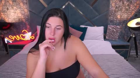 pixiehott online show from October 2025 09:01:01 PM