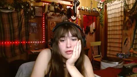 Izzy online show from March 2026 01:33:02 AM