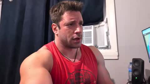 Snapshot of pizza_biceps chatting on January 2026 04:51:01 AM pizza_biceps online show from January 2026 04:51:01 AM