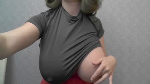 Snapshot of playful_goldie chatting on September 2025 04:41:01 PM Goldie online show from September 2025 04:41:01 PM