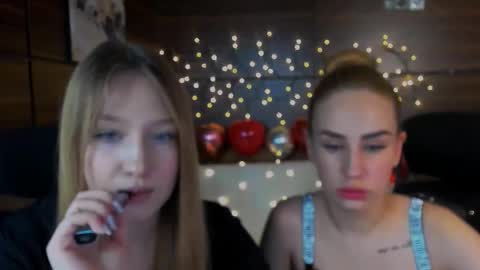 Sophie online show from March 2025 09:59:02 PM