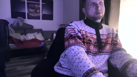 Hello ask me  . Im glad  to see you here in my room. Welcome PVT is open online show from December 2024 06:27:01 PM