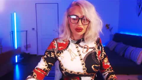 Victoria online show from December 2024 09:23:02 PM