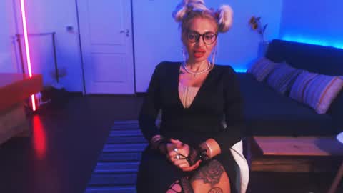 Victoria online show from December 2024 02:39:01 AM