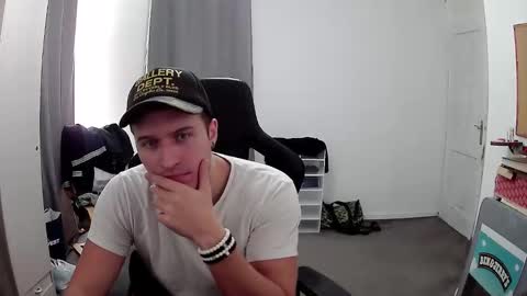 plkrisztian online show from September 2025 07:05:01 PM