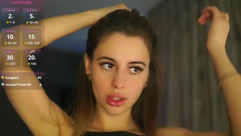 Snapshot of plump_bums chatting on May 2026 04:21:02 AM Ari online show from May 2026 04:21:02 AM