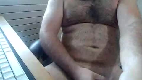 poazergg95 online show from November 2025 11:22:01 AM