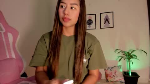 Snapshot of pocahontas_sensual chatting on March 2026 03:31:01 AM Jasmine online show from March 2026 03:31:01 AM