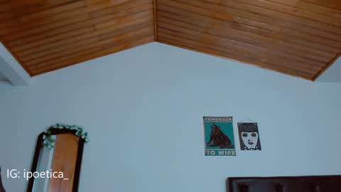 Snapshot of poeeticaa_ chatting on December 2024 11:08:01 PM IG ipoetica online show from December 2024 11:08:01 PM