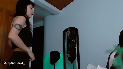 Snapshot of poeeticaa_ chatting on January 2025 12:04:02 PM IG ipoetica online show from January 2025 12:04:02 PM