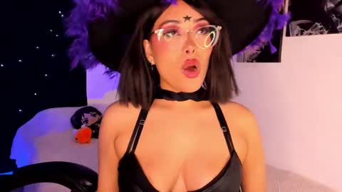 Willow                      Hours 12pm to 630pm Colombian time FRIDAY AND SUNDAY FREE DAYS online show from January 2025 05:23:02 PM