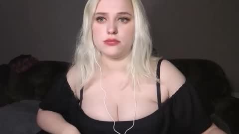 poisondark online show from February 2026 06:04:01 PM